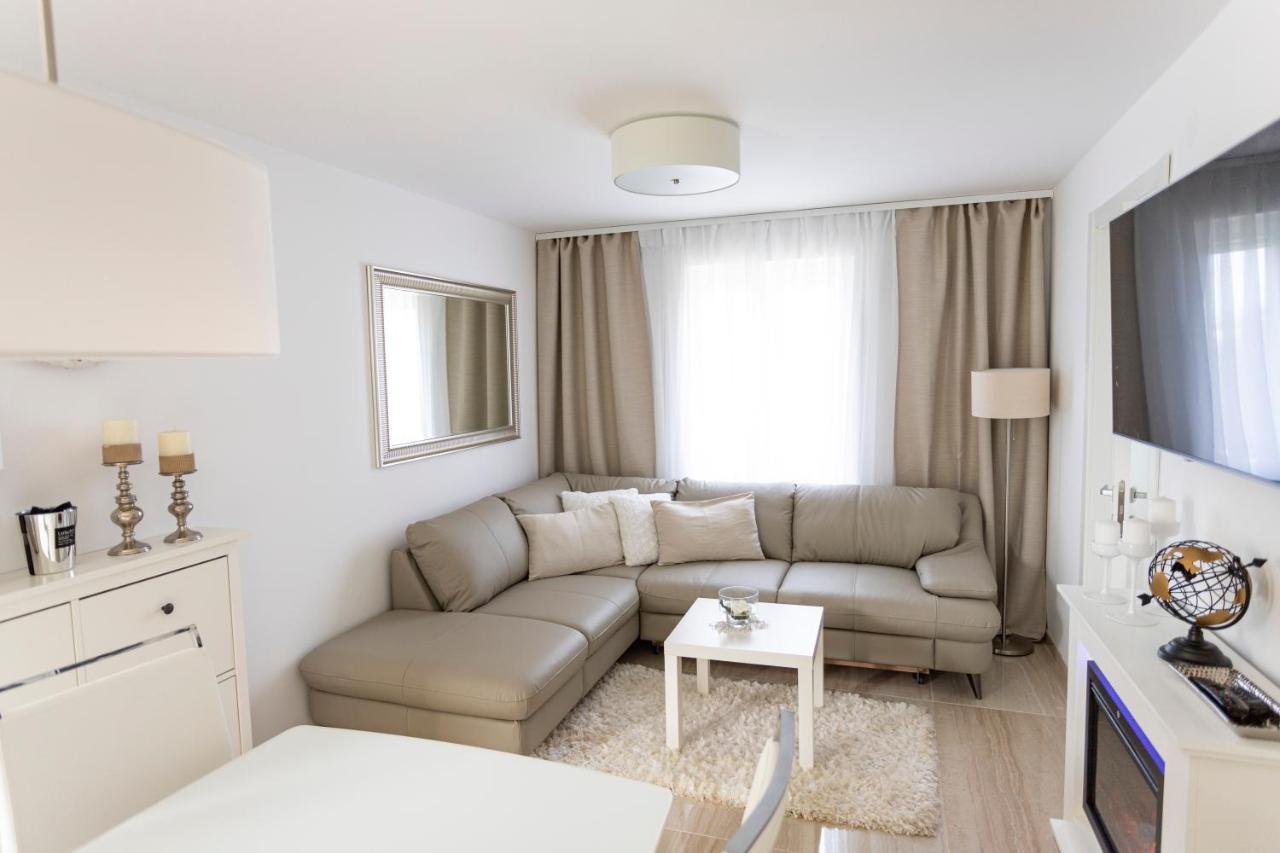 מאלינסקה Luxury Mantinela Apartment מראה חיצוני תמונה