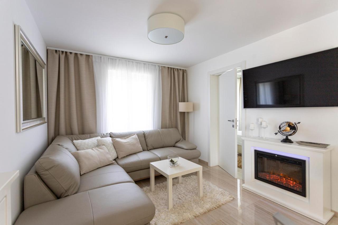 מאלינסקה Luxury Mantinela Apartment מראה חיצוני תמונה