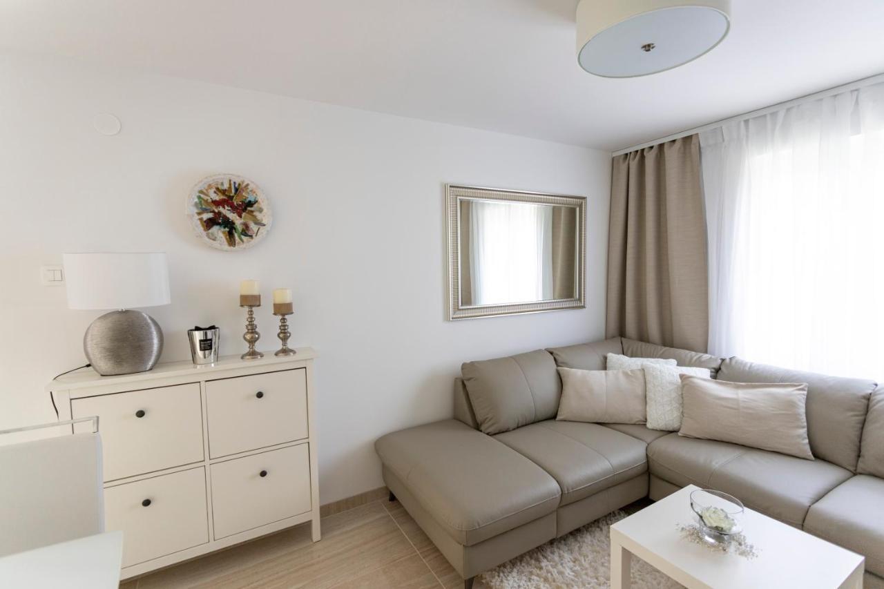 מאלינסקה Luxury Mantinela Apartment מראה חיצוני תמונה